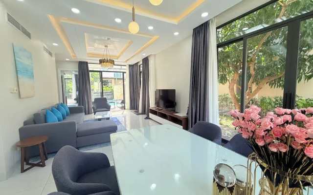 Deluxe Villa Beach Front