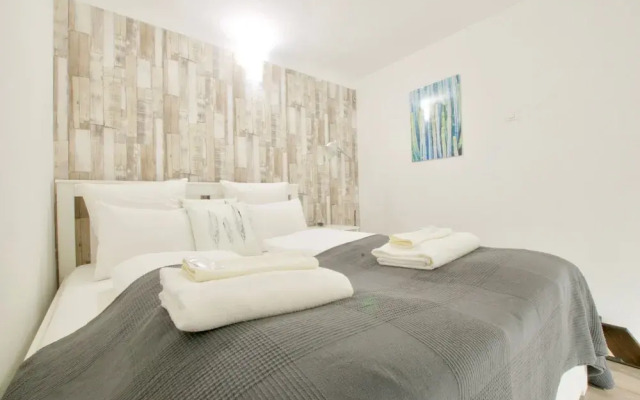 Standard Apartment by Hi5 - Klauzál 26.
