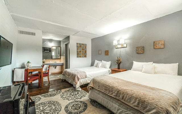 OYO Holiday Capri Motel & Rv Park