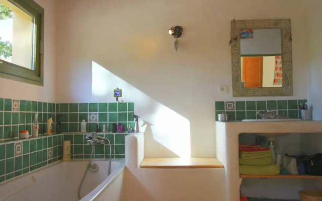 Cozy Holiday Home in Faucon With Swimming Pool