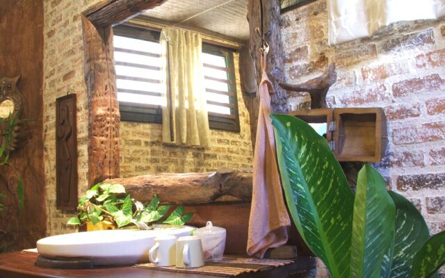 Tharnthong Lodges