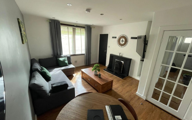 Entire Alma Apartment with Mountain View