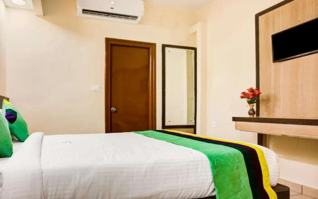 Treebo Golden Inn, 700 Mtrs From Promenade Beach