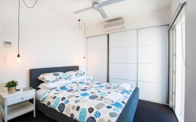 Magnificent Apartment + FREE car park near CBD