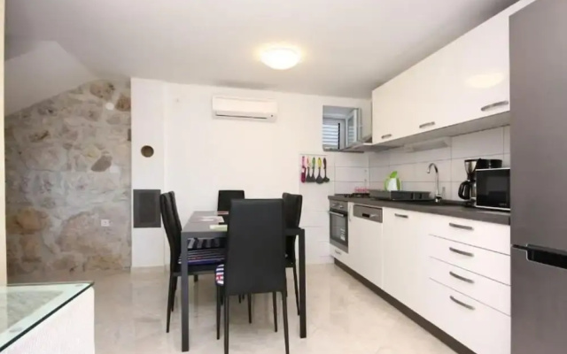 Holiday House Neda