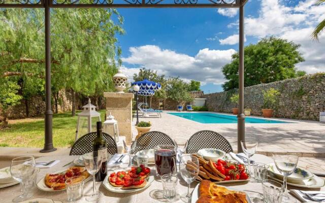 Villa Medici alla Macchia by BarbarHouse