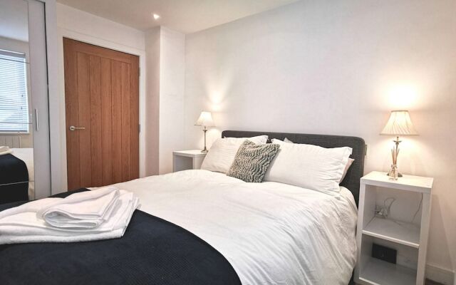 Seaside Apartment in the Heart of East Wittering Village