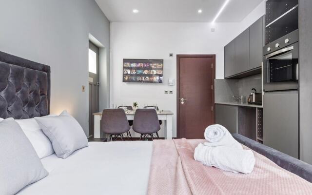 Luxury Flat in Studio