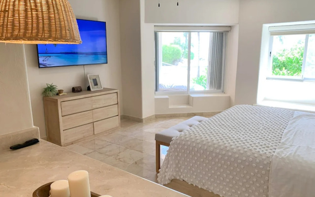 Beach Front Luxury condo