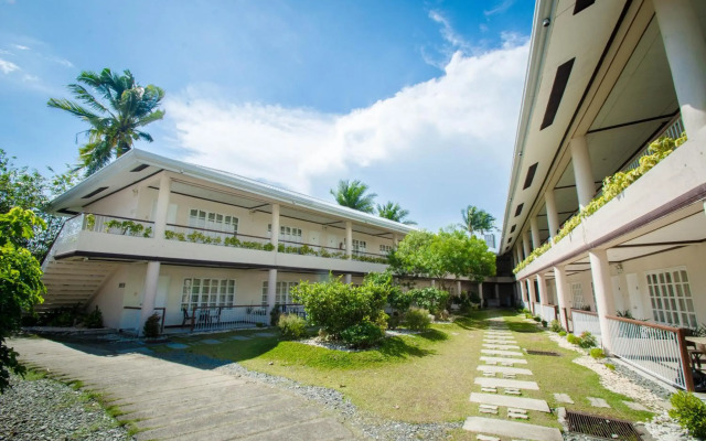 Almont Inland Resort