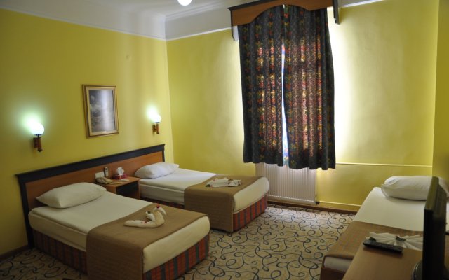 Tassaray Hotel