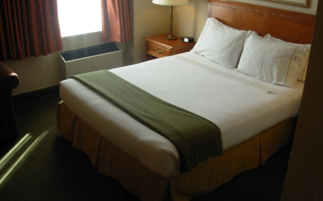 Quality Inn & Suites Regina Downtown