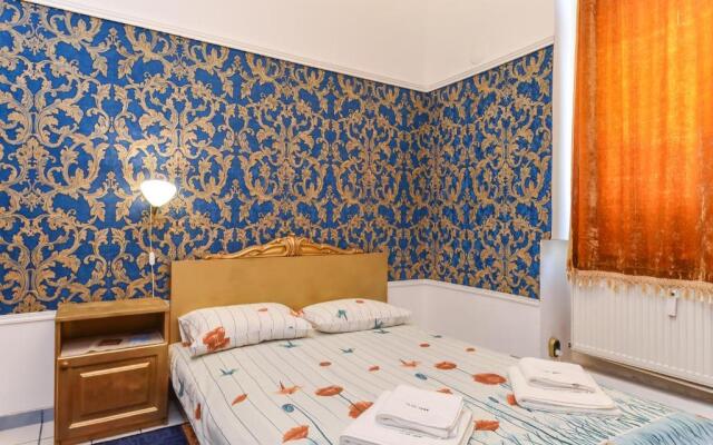 Historical Lion's Bridge 1-Bedroom Apartment