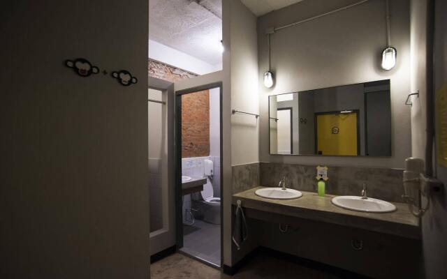 Happy Monkey Hostel Bangkok