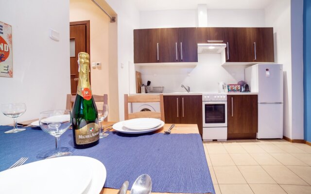 Blue Happy Apartment