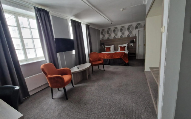 Dr. Holms Hotel