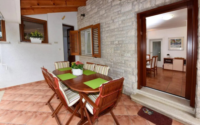 Apartments Sanja in one of favourite part of Poreč beach area