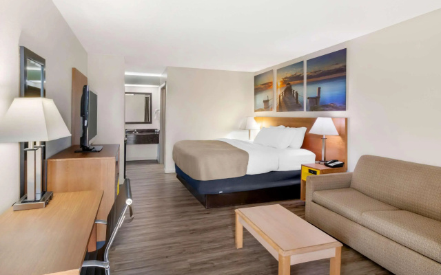 Quality Inn & Suites Decatur - Priceville I-65