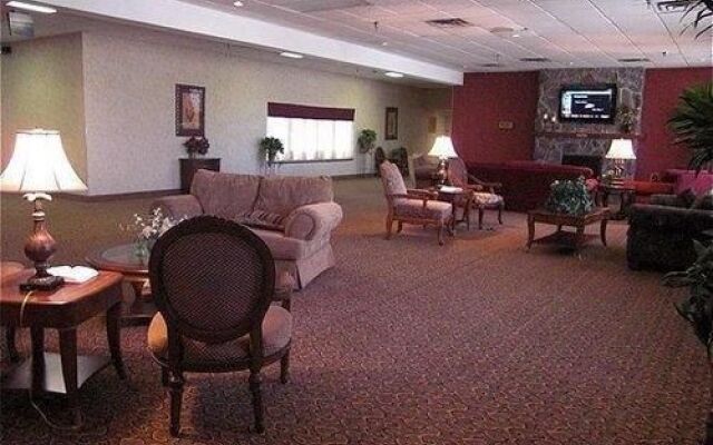 Holiday Lodge Hotel & Conference Center