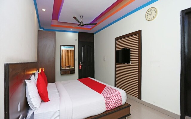 OYO 16688 Hotel Vrs