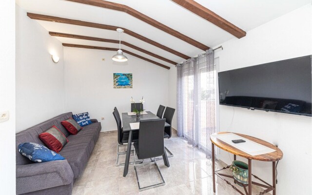 Amazing Apartment in Sevid With Wifi and 2 Bedrooms