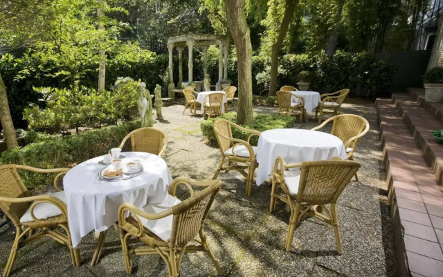 Apollofirst Boutique Hotel