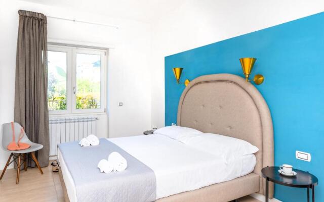 Mako Sorrento Suites