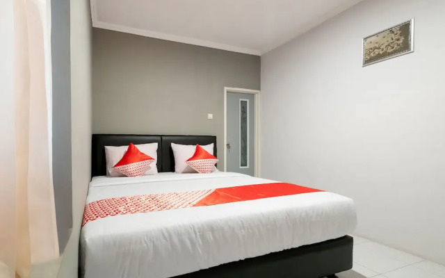 Crown Residence by OYO Rooms