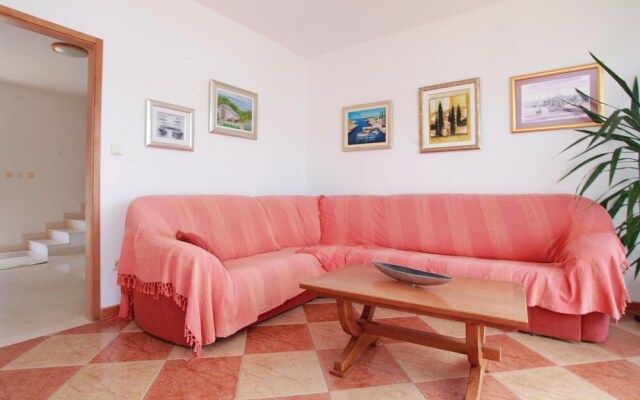 Amazing Apartment in Zrnovo With 3 Bedrooms and Wifi