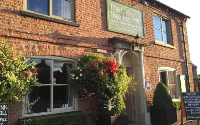 The Oak Tree Inn