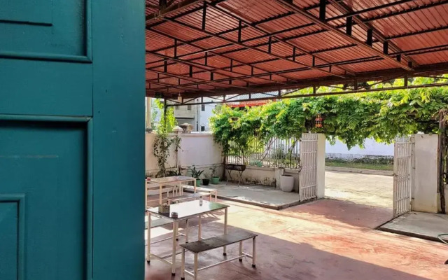 Naga Hostel & Café