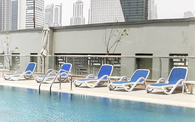 One Perfect Stay - Studio Executive Bay