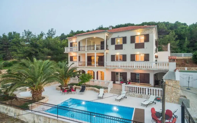 Villa Iž