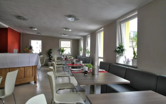 Apado-Hotel garni