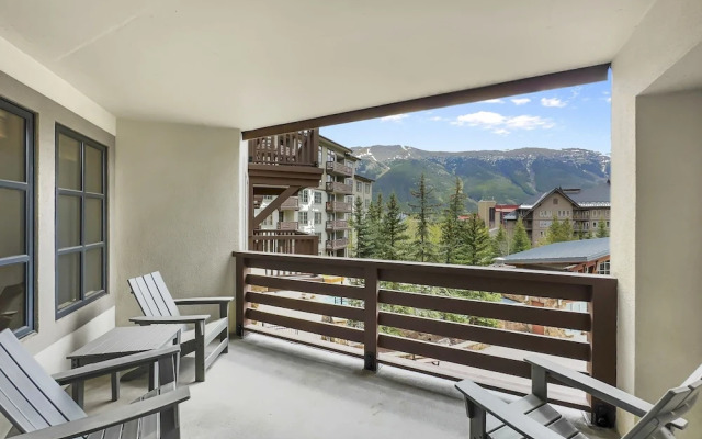 Amazing Condo Center Village Unit, Short Walk to American Eagle - PP310 by RedAwning