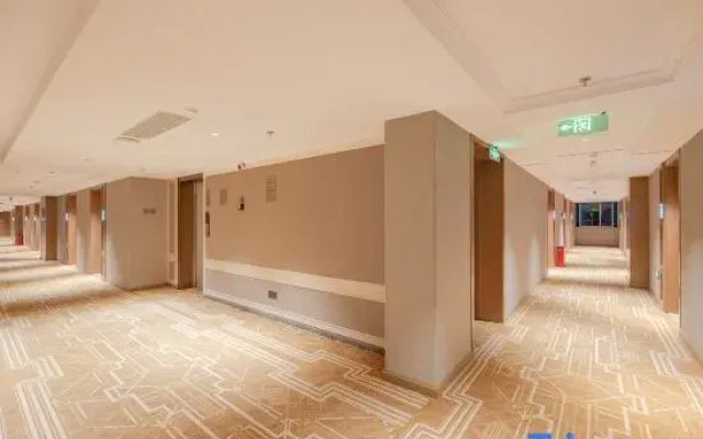 Vienna Hotel (Nantong Qingnian Middle Road Dayoujing Branch)