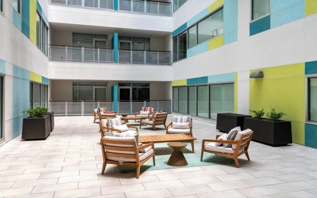 Downtown Dallas CozySuites w/ roof pool, gym #1