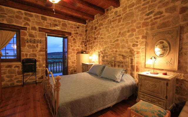 Lithos Traditional Houses