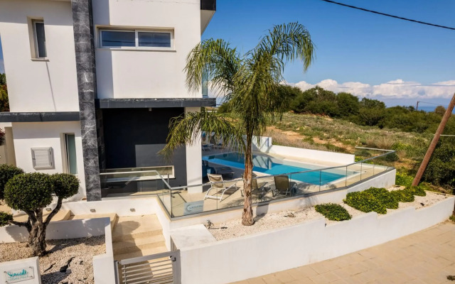 Seaside Luxury Villa