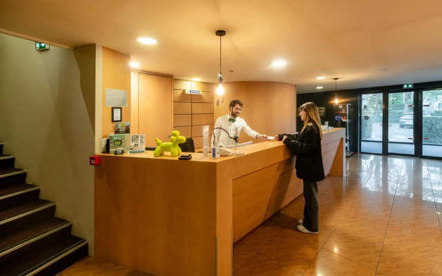 Logis Hotel Restaurant des Acacias Lille Tourcoing