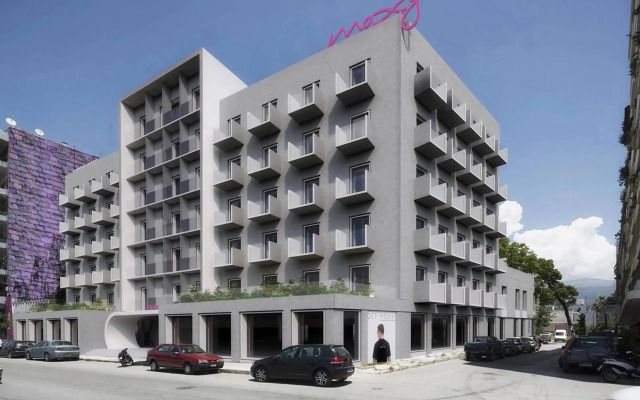 Moxy Patra Marina