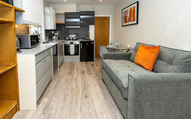 Entire Luxury Studio in the Central of Reading
