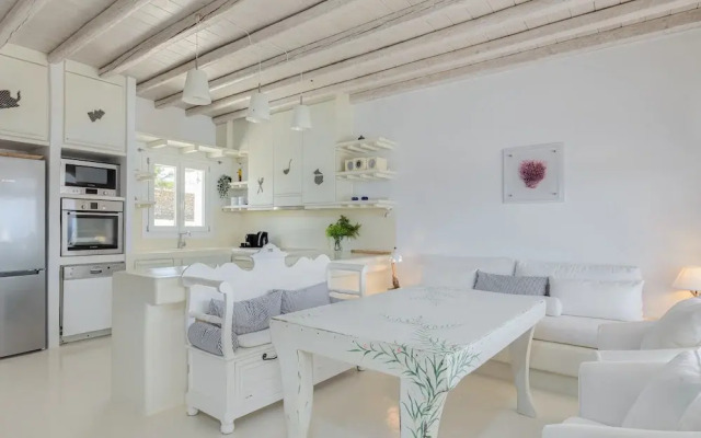 Contiki Resort Mykonos