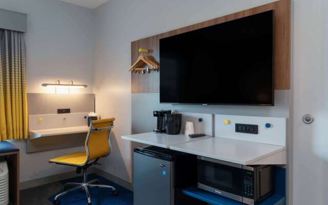 Microtel Inn & Suites by Wyndham Winchester