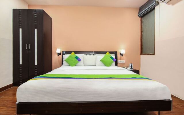 Treebo Trend Silver Stallion