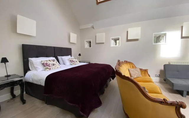 Toadhall Rooms