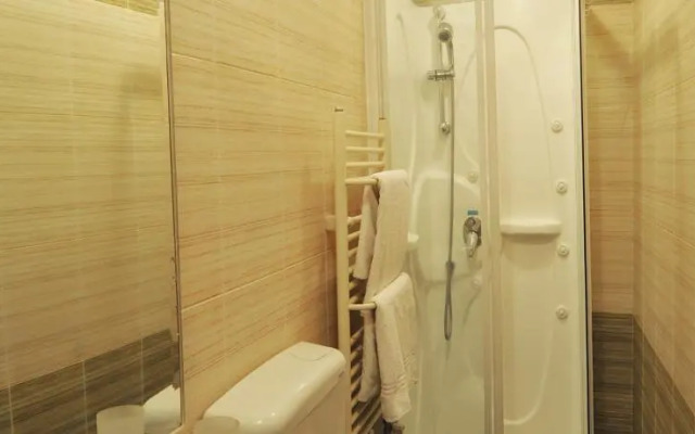 The Old House 1980 Family Hotel