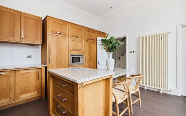 The Hampstead Getaway - Charming 5bdr Home With Conservatory