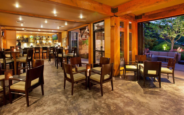 Willows Lodge