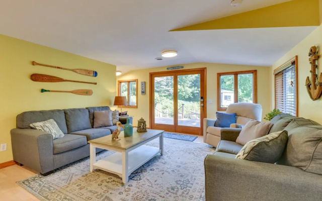 Waterfront Chautauqua Lake Retreat: Dock, Kayaks!